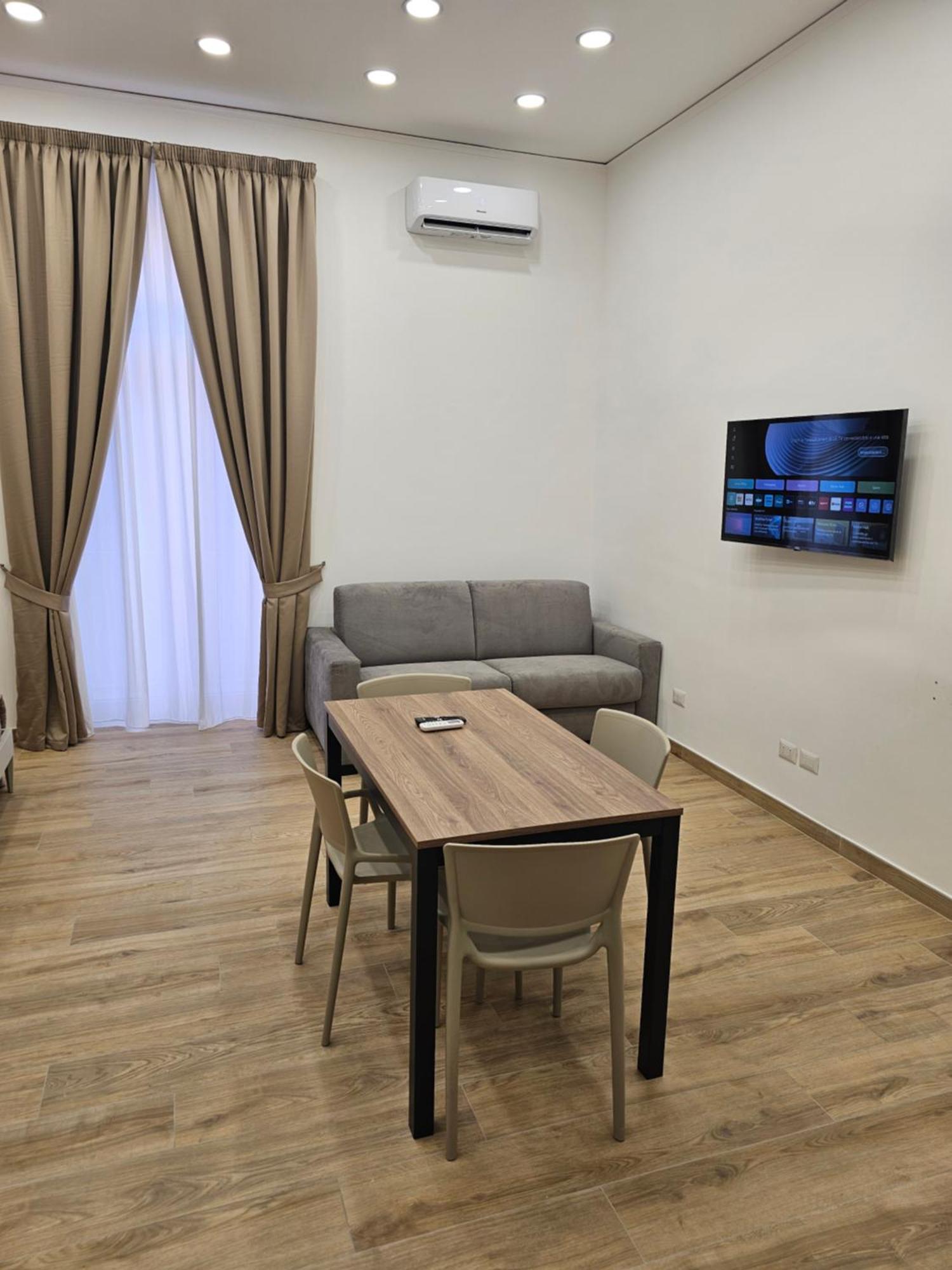Toto E Peppino Luxury * Nápoles
